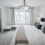 Downtown Kingbed 4Br Fireplace Bikelane